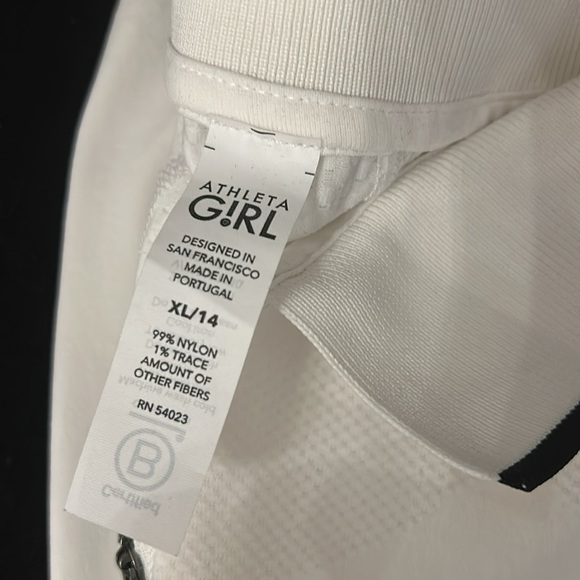 Beautiful Athleta Girl white tennis shirt XL/14, likely never worn, but tags off - Picture 6 of 6
